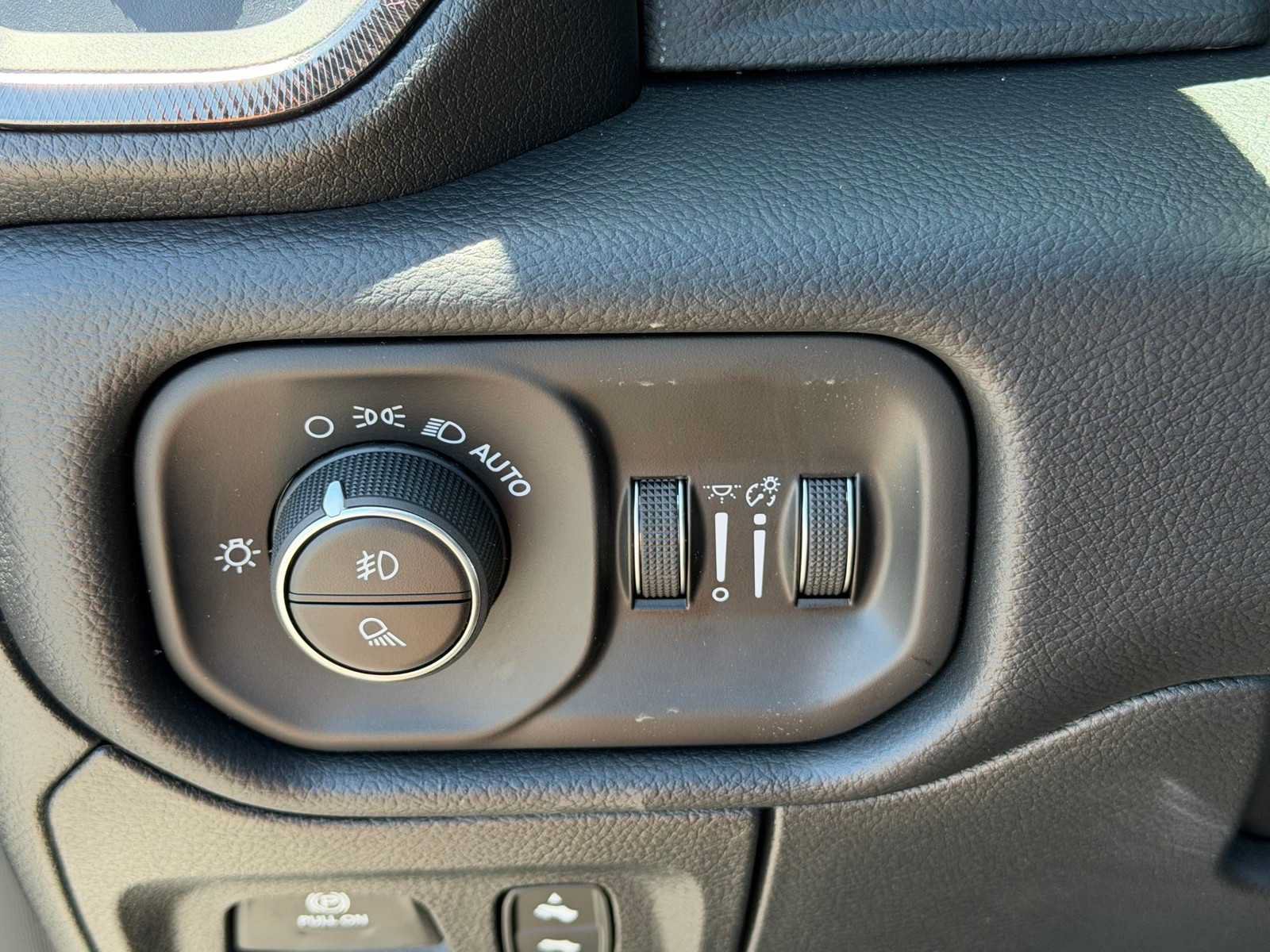 New 2026 RAM 1500 RHO AWD/4WD image 15