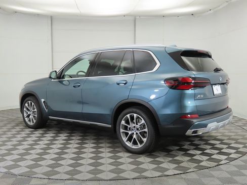 New 2026 BMW X5 xDrive40i w/ Climate Comfort Package image 7