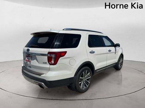 Used 2017 Ford Explorer Platinum AWD/4WD image 4