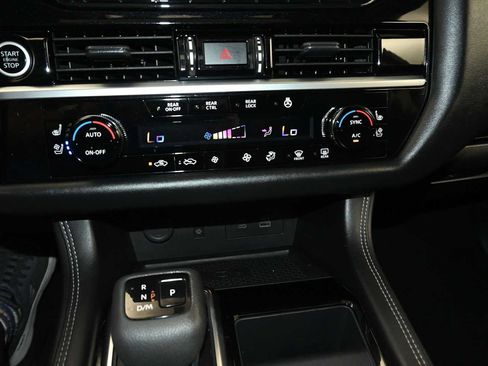 Used 2023 Nissan Pathfinder Platinum w/ Cargo Package AWD/4WD image 21