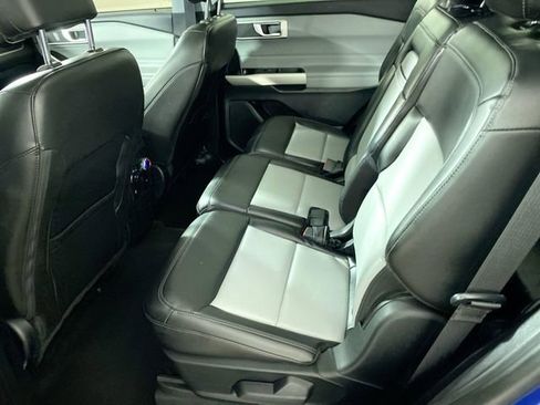 Used 2022 Ford Explorer XLT w/ Equipment Group 202A image 22
