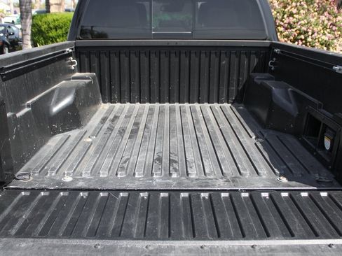 Used 2019 Toyota Tacoma TRD Sport image 8