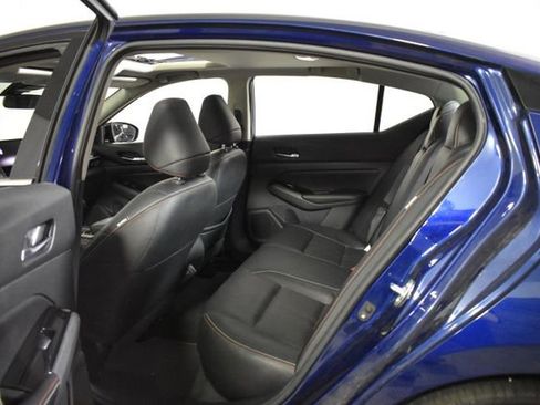 Used 2024 Nissan Altima 2.5 SR w/ SR Premium Package FWD image 30