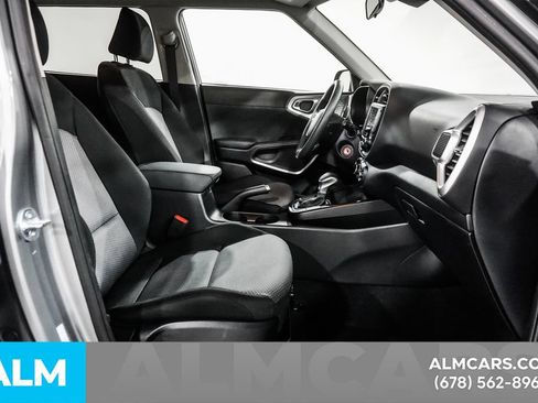 Used 2025 Kia Soul LX w/ LX Technology Package FWD image 14