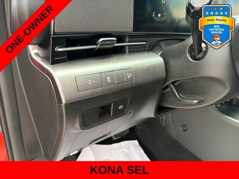 Used 2025 Hyundai Kona SEL FWD image 14