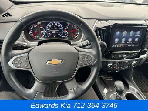 Used 2023 Chevrolet Traverse Premier image 12