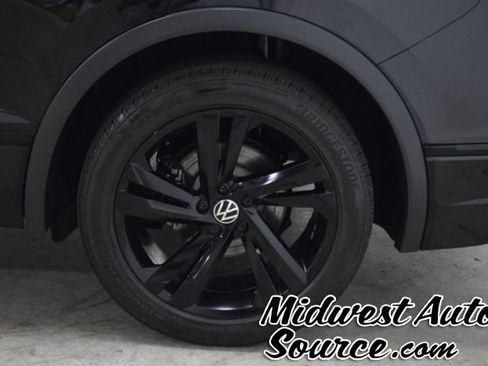 Used 2023 Volkswagen Tiguan SE R-Line AWD/4WD image 8