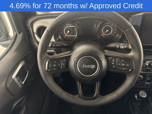 Used 2024 Jeep Gladiator Sport image 19