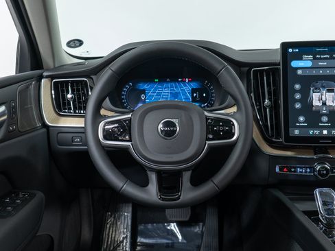 New 2026 Volvo XC60 B5 Ultra w/ Climate Package AWD/4WD image 17