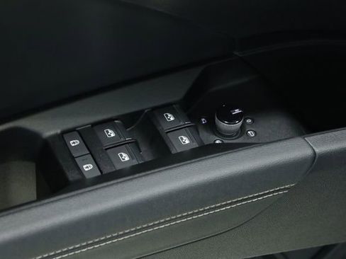 Used 2023 Audi Q4 e-tron Premium Plus w/ Premium Plus image 31