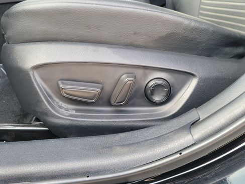 Used 2023 Toyota Camry SE image 13