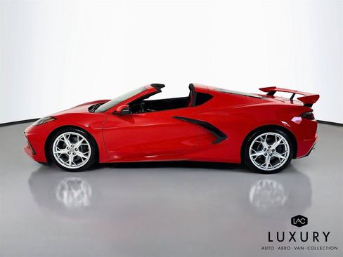 Used 2020 Chevrolet Corvette Stingray Coupe w/ 1LT RWD image 9