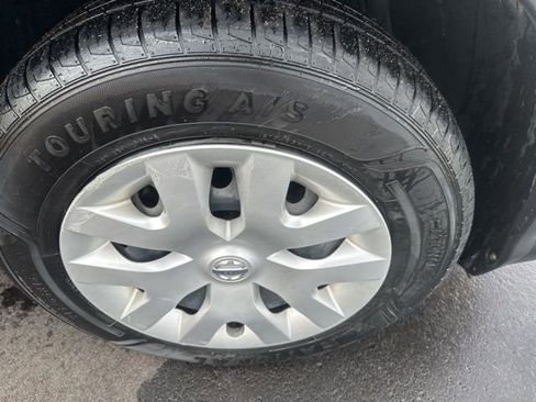 Used 2020 Nissan Rogue Sport S image 9