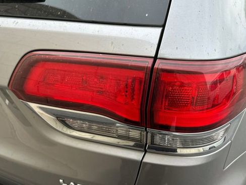 Certified 2020 Jeep Grand Cherokee Laredo w/ Laredo X Package RWD image 13