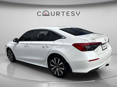 Used 2023 Honda Civic EX image 5