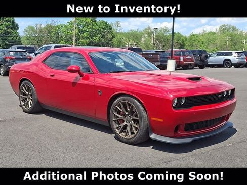 Used 2016 Dodge Challenger SRT Hellcat RWD image 1