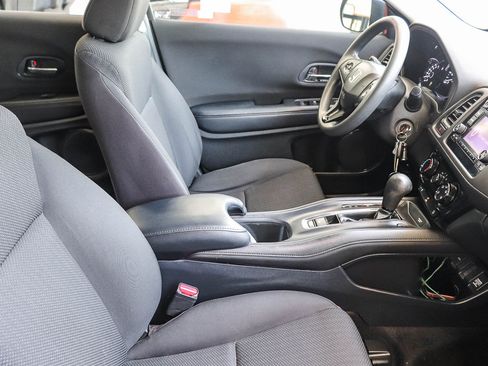 Used 2017 Honda HR-V LX image 19