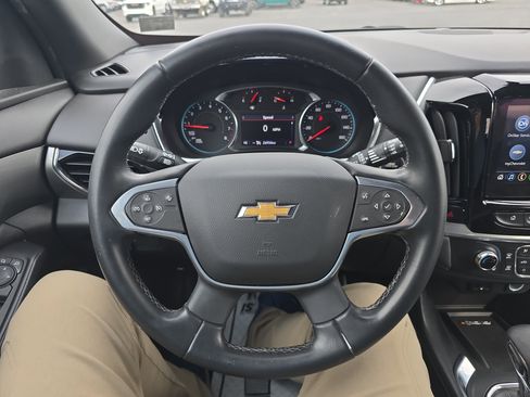 Used 2023 Chevrolet Traverse LT image 21