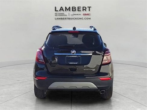 Used 2022 Buick Encore Preferred image 3