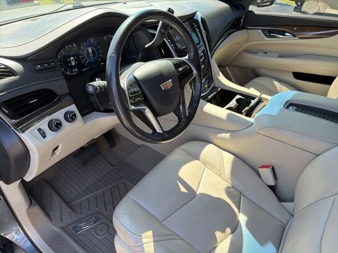 Used 2018 Cadillac Escalade Premium Luxury AWD/4WD image 41