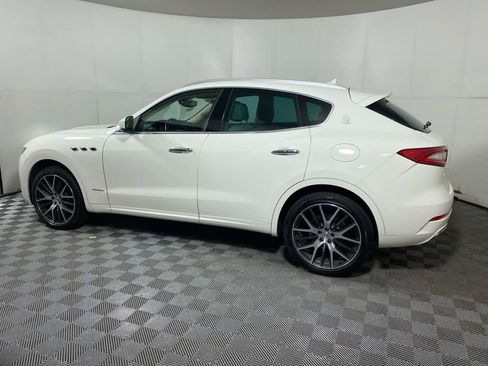 Used 2020 Maserati Levante GranLusso image 12