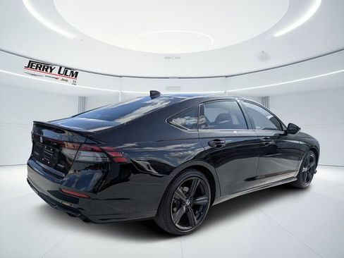 Used 2025 Honda Accord Sport image 3