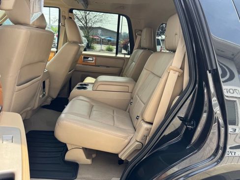 Used 2010 Lincoln Navigator 4WD image 11