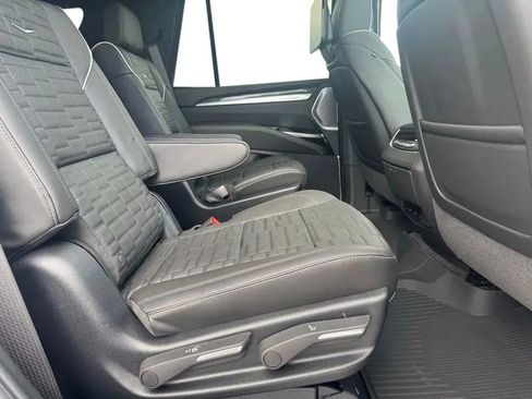 New 2026 Cadillac Escalade V AWD/4WD image 17