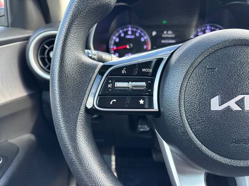 Used 2022 Kia Forte LXS w/ LXS Technology Package FWD image 21