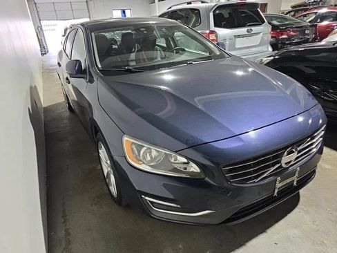 Used 2014 Volvo S60 T5 FWD image 2