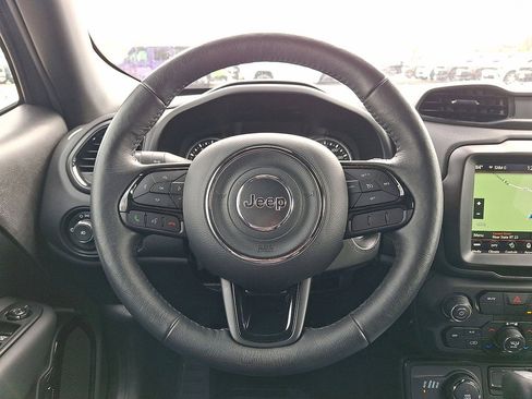 Certified 2022 Jeep Renegade Altitude w/ Convenience Group image 16