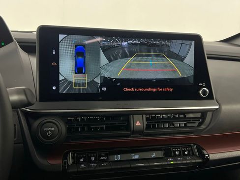 Used 2025 Toyota Prius Plug-In Hybrid w/ Limited Premium Package image 17