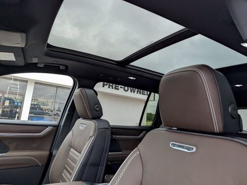 New 2026 GMC Acadia Denali Ultimate w/ LPO, Floor Liner Package AWD/4WD image 25