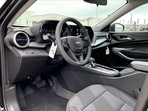 New 2026 Chevrolet Trax LS image 8