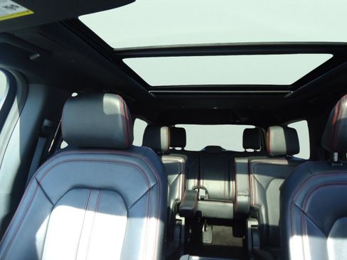 Used 2022 Ford Expedition Limited image 31