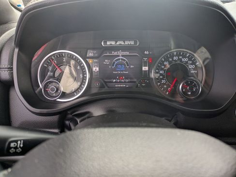 Used 2024 RAM 1500 Laramie image 15