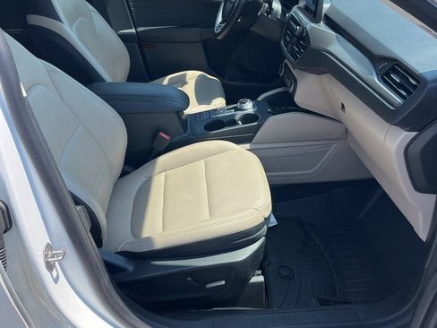 Used 2021 Ford Escape Titanium AWD/4WD image 6