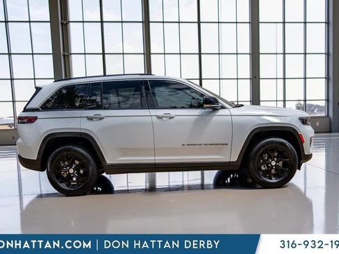 Used 2022 Jeep Grand Cherokee Limited AWD/4WD image 40