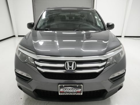 Used 2016 Honda Pilot LX image 2