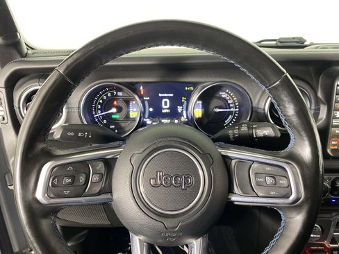 Used 2022 Jeep Wrangler Unlimited Rubicon 4xe w/ Dual Top Group AWD/4WD image 24