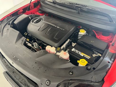 Used 2019 Jeep Cherokee Trailhawk AWD/4WD image 11