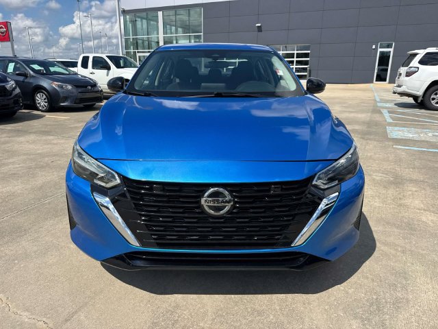 Used 2025 Nissan Sentra SR FWD image 3