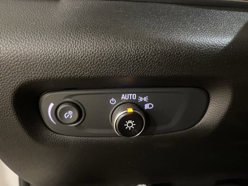 Used 2023 Chevrolet Traverse LS image 17