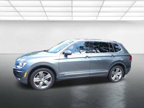 Used 2021 Volkswagen Tiguan SEL image 2