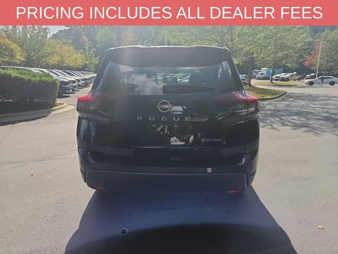 Used 2024 Nissan Rogue SV AWD/4WD image 12