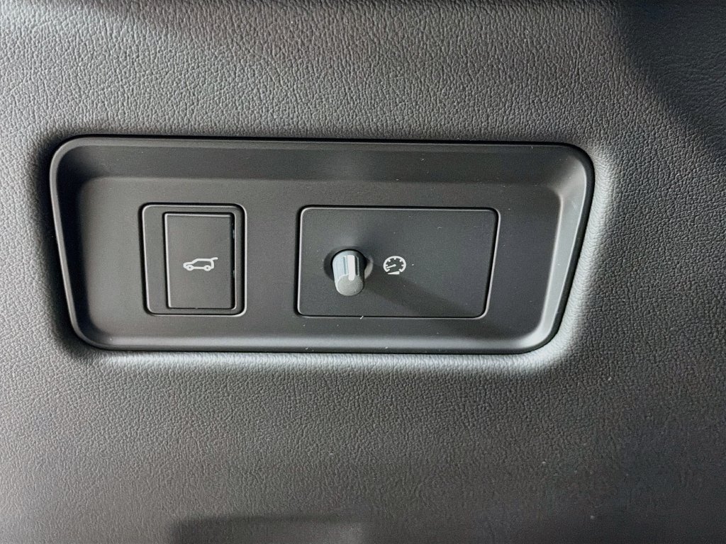 New 2026 Jaguar F-PACE R-Dynamic S AWD/4WD image 10