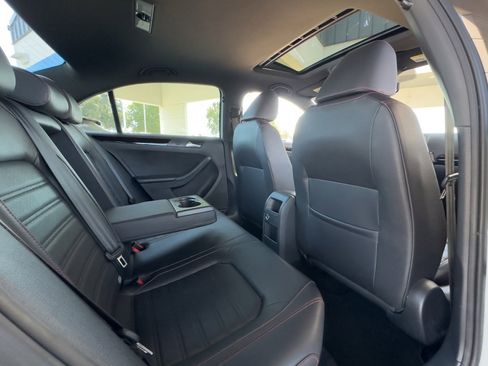 Used 2017 Volkswagen Jetta GLI image 24