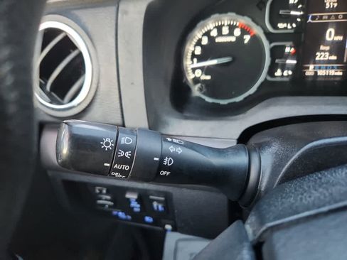 Used 2018 Toyota Tundra SR5 w/ TRD Off Road Package image 33