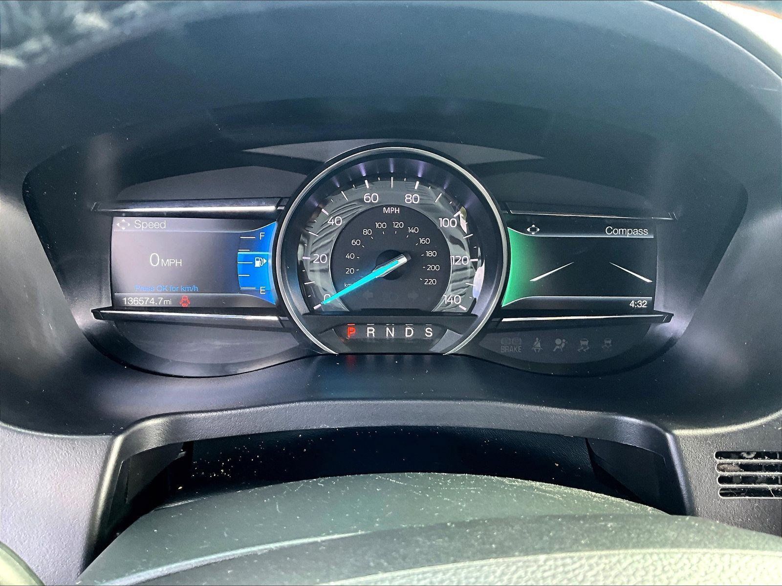Used 2018 Ford Explorer XLT w/ Equipment Group 202A FWD image 13