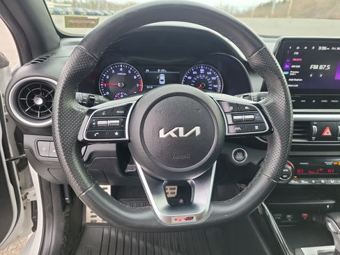 Used 2023 Kia Forte GT-Line w/ GT-Line Premium Package image 21